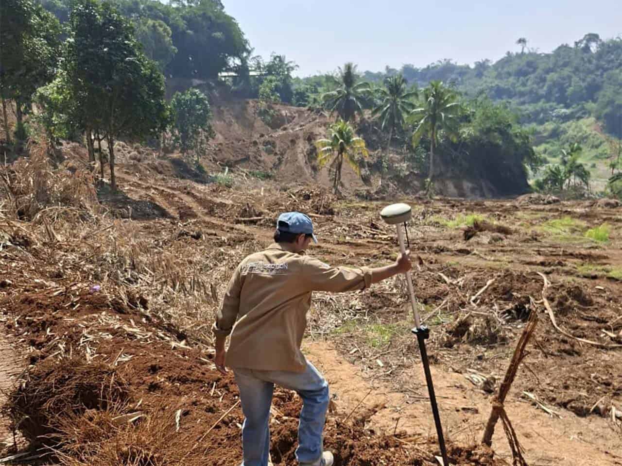 perbedaan pengukuran topografi dan pengukuran batas tanah